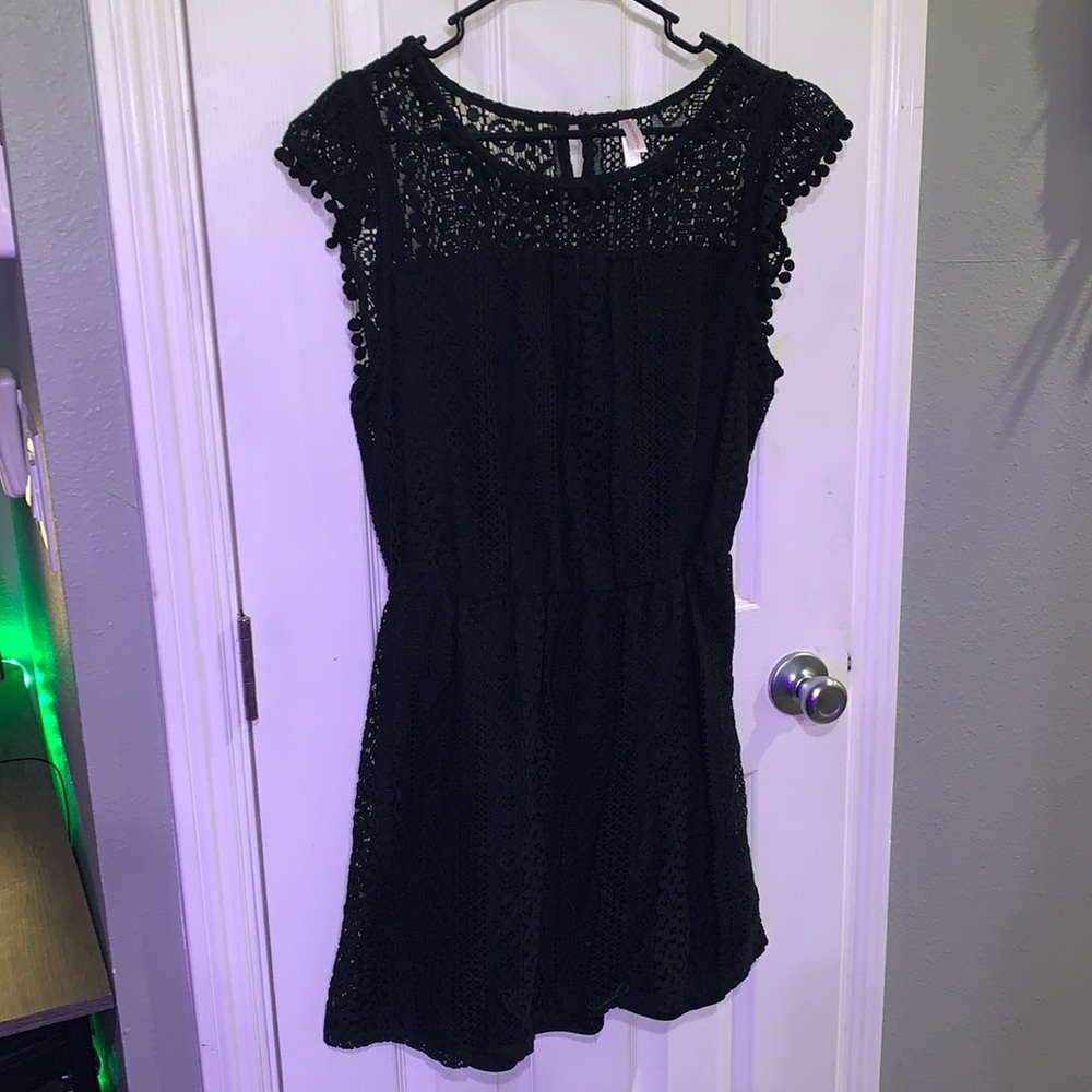 Black short sleeve dress